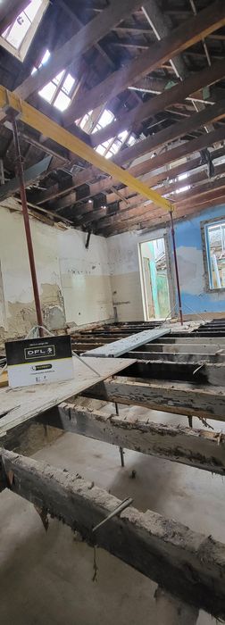 Madeira oriunda de demolição para queimar lareira fornos