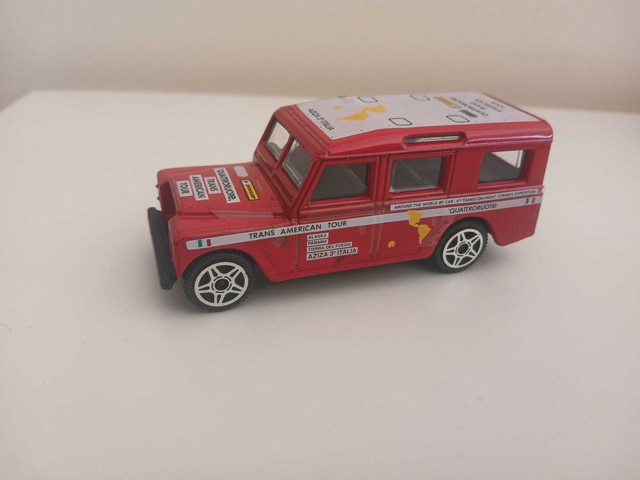 Carro Bbugaro Land Rover Aziza escala 1/47