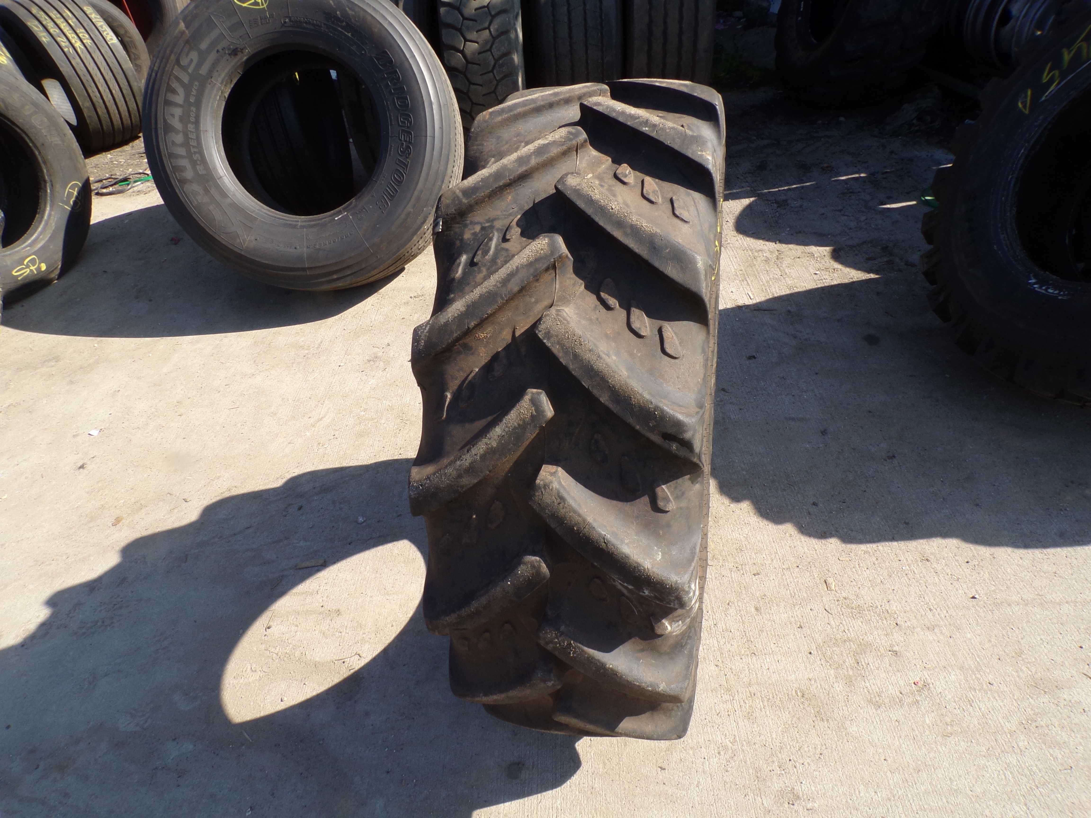 Opona 320/85R20 12.4R20 KLEBER TRAKER (730 netto)