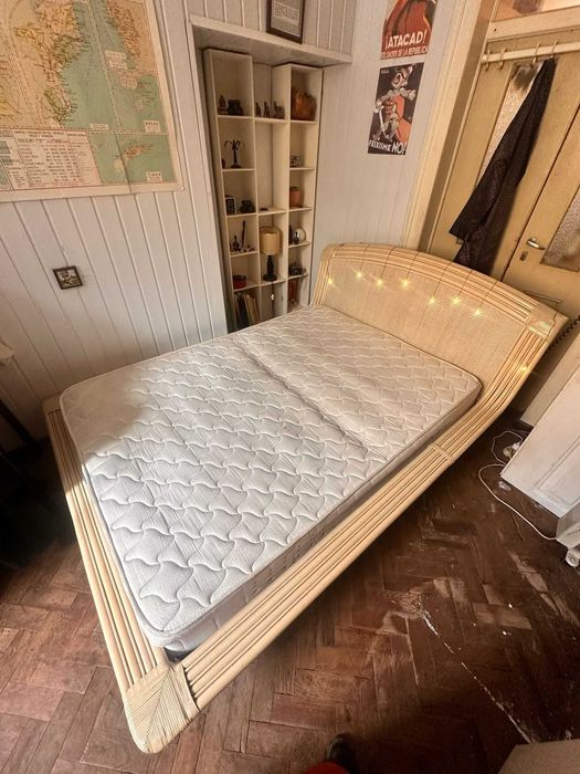 Cama de casal em bambu/palhinha com estrado incluído