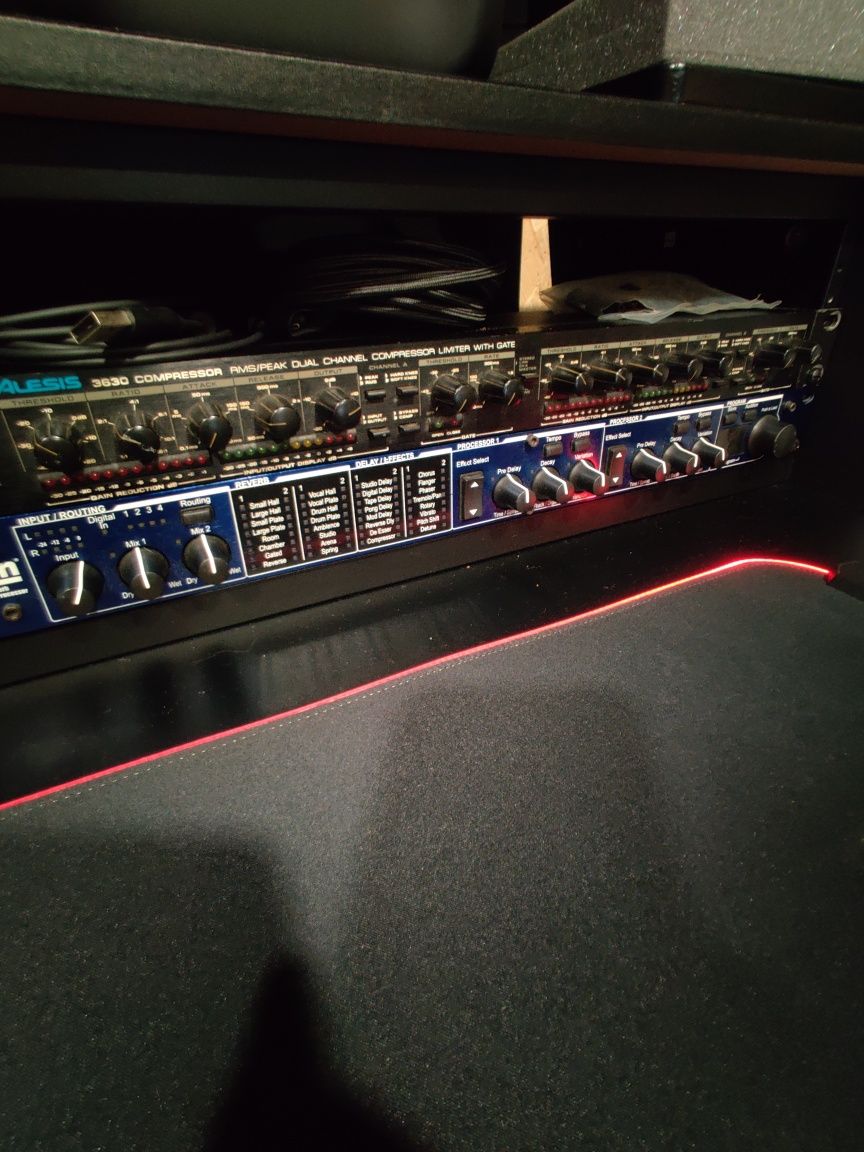 Material de Estúdio ( Tascam, Lexicon, Roland edirol, Line6 )