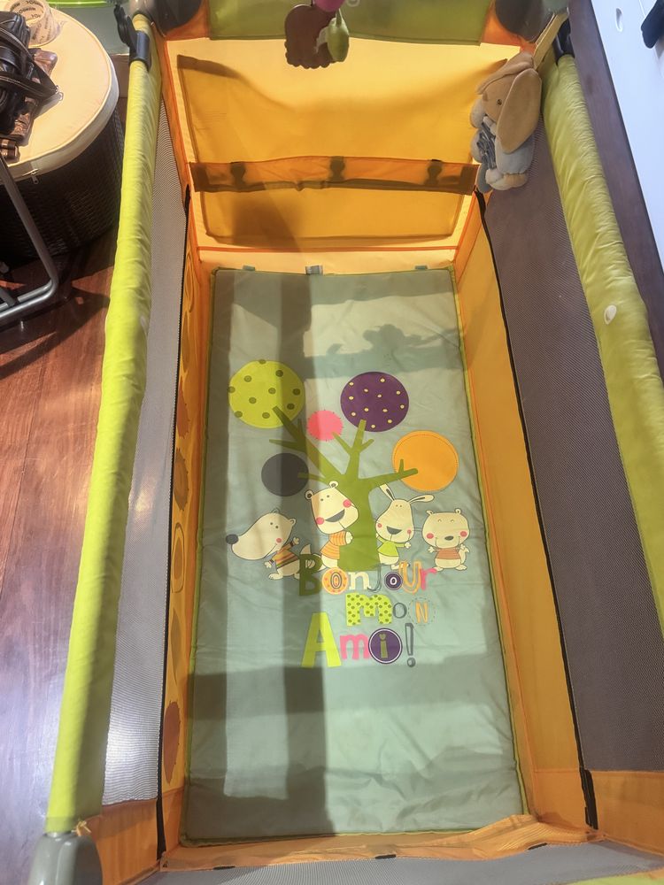 Berço de Viagem Duo Level Toys com Capa