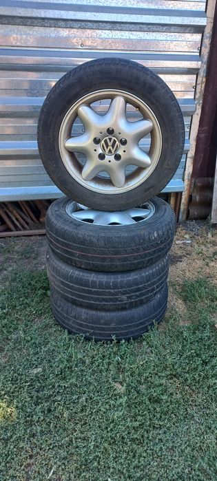 Продам  з шинами дисками  r15 Volkswagen Golf