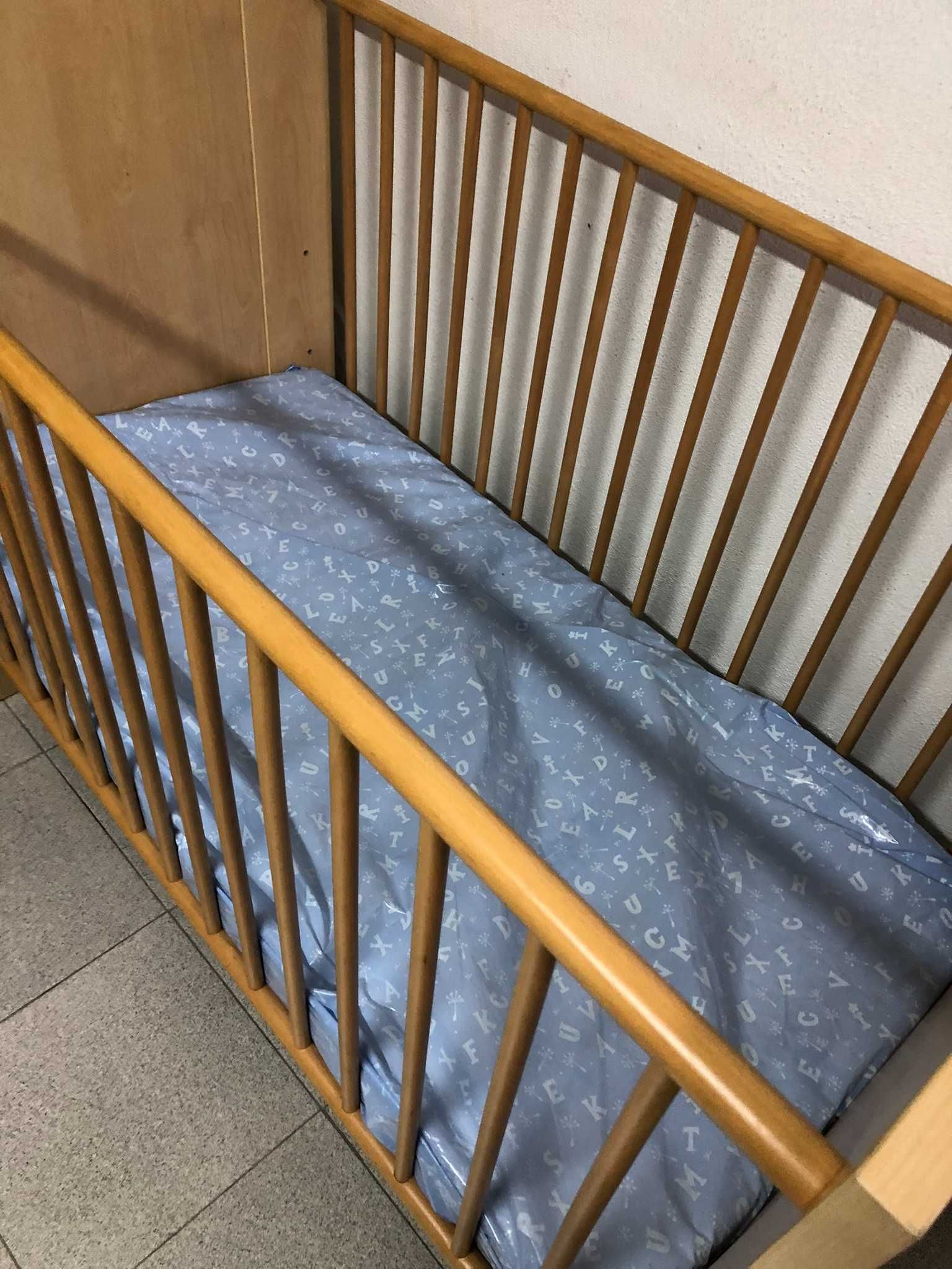 Cama com colchão da Prenatal