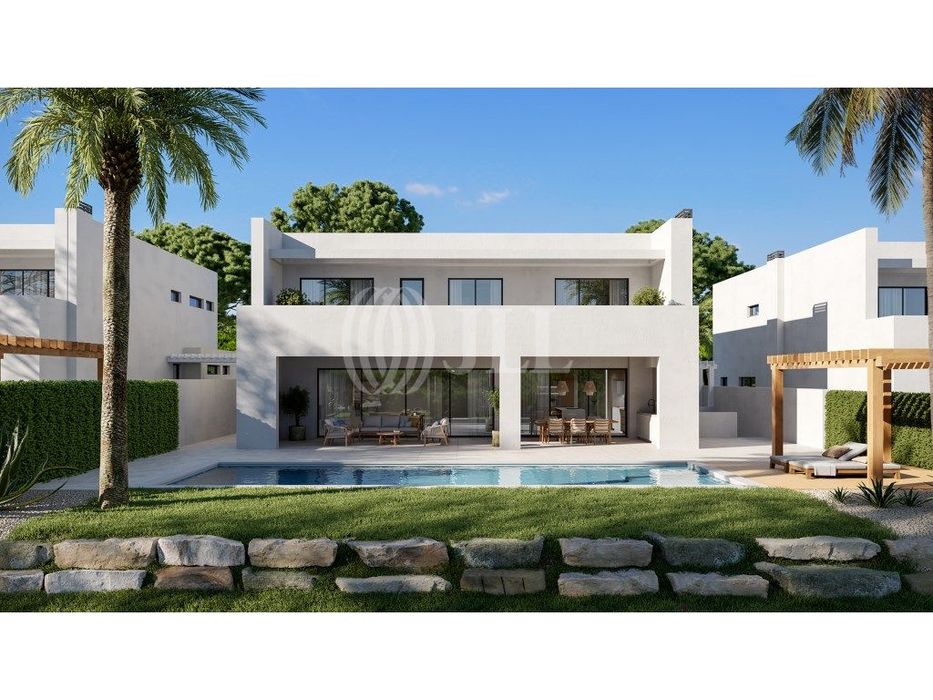 Moradia T4 com piscina e jardim, em Vilamoura, Algarve