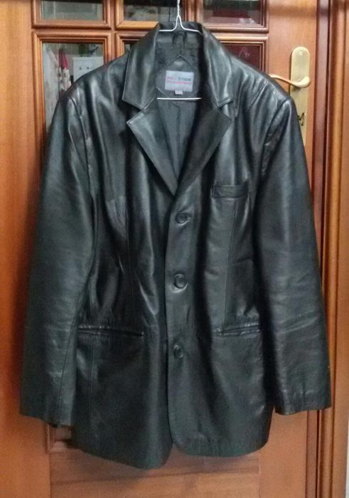 casaco em couro . Nova