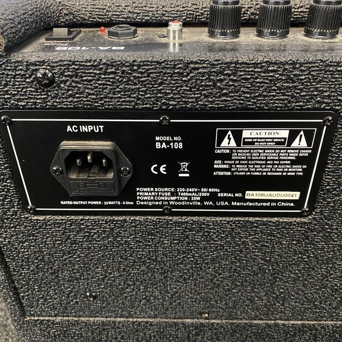 Комбик усилитель для бас гитары Ampeg BA-108