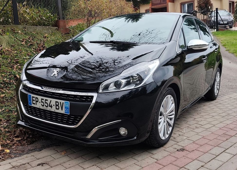 Peugeot 208 2017r benzyna 110KM 66tys km