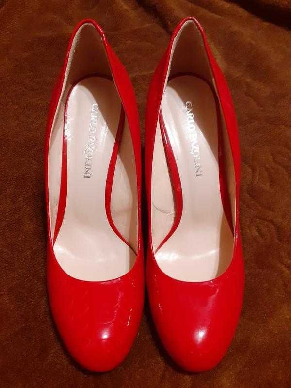 Кожаные красные лаковые туфли лодочки на шпильке Carlo Pazolini