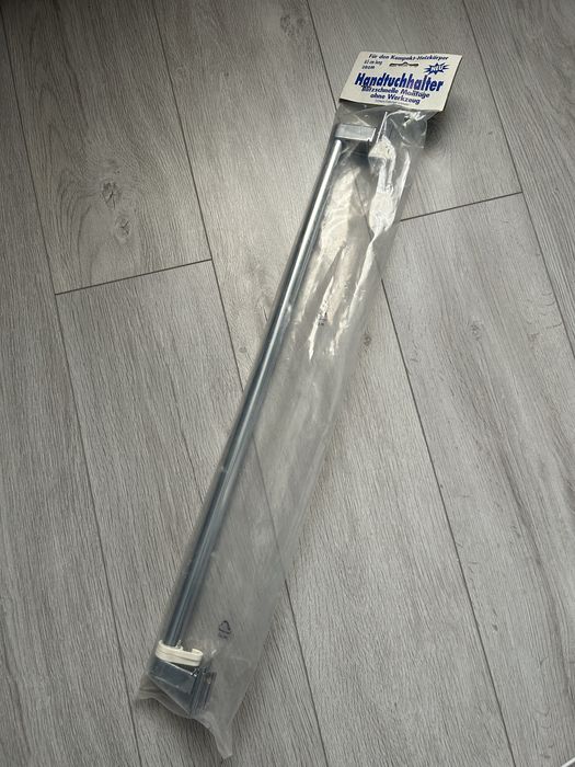 штанга в шафу для речей