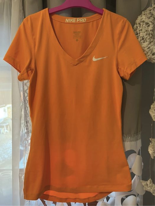Ubrania sportowe damskie