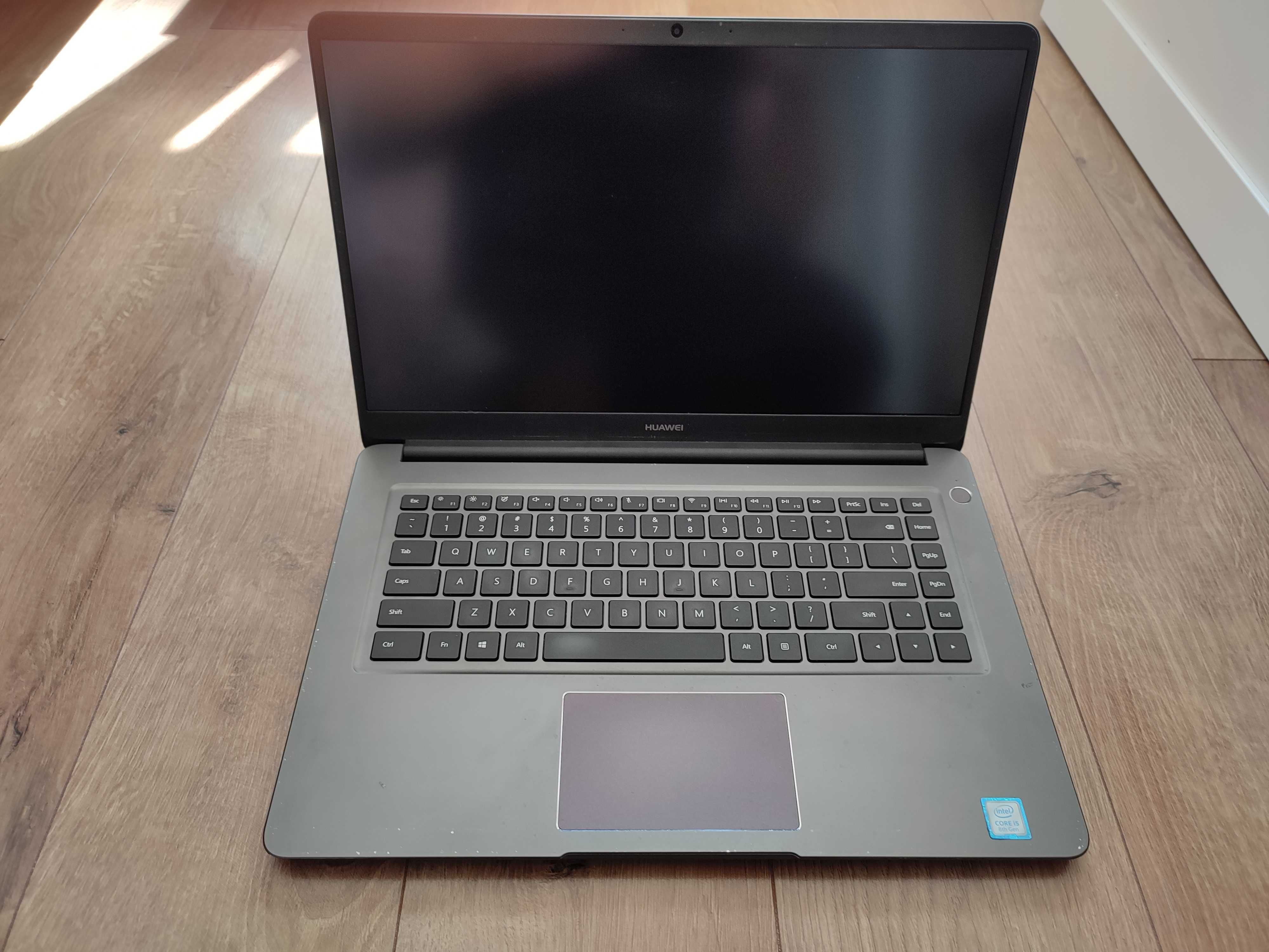 HUAWEI MateBook D - i5, 8GB, SSD