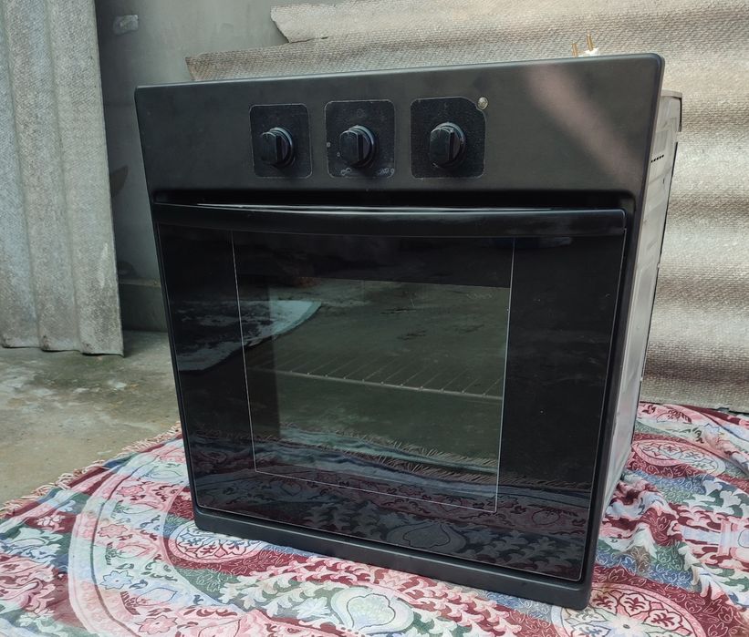 Встраиваемая духовка Ariston