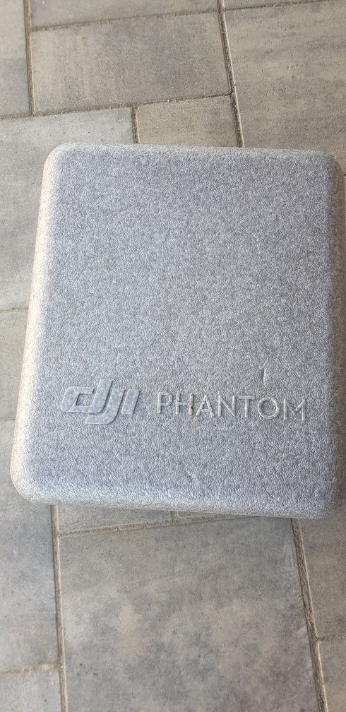 Dron DJI phantom 4