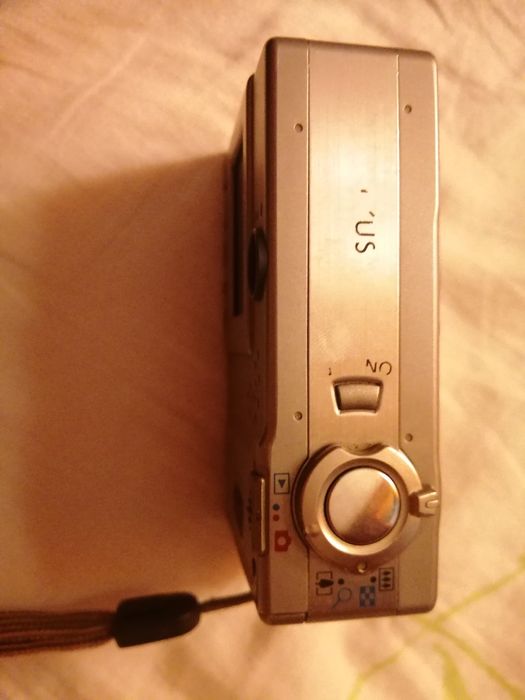 Câmara fotográfica antiga Canon