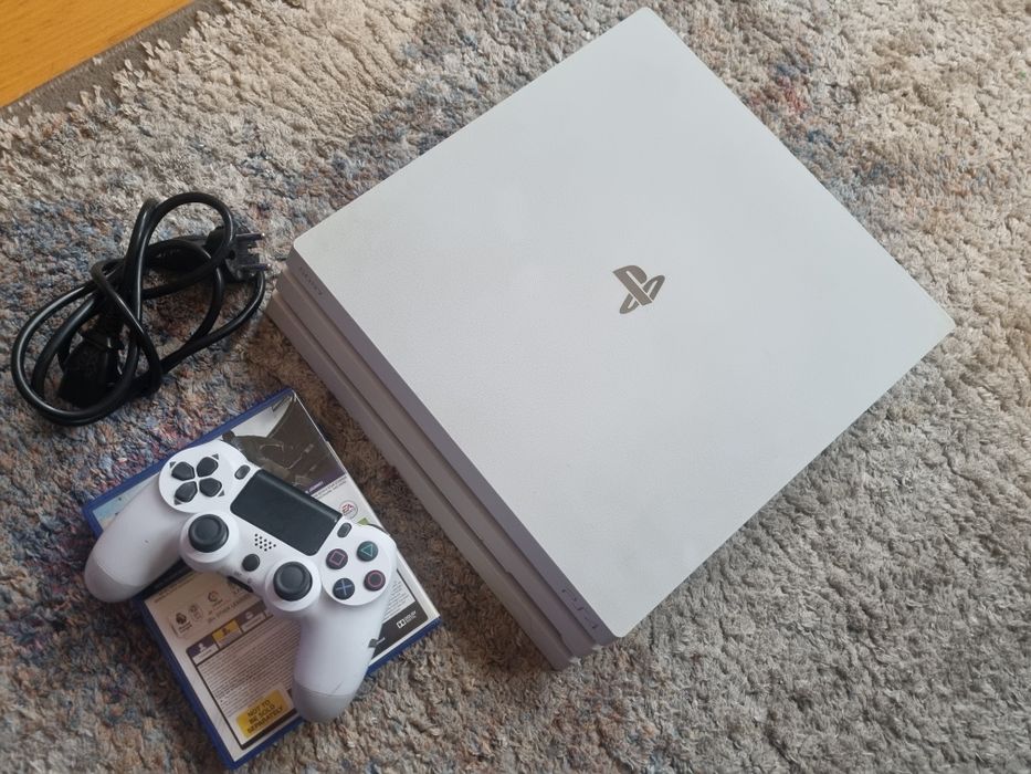 Konsola Playstation Ps 4 1 TB Pro + Gra