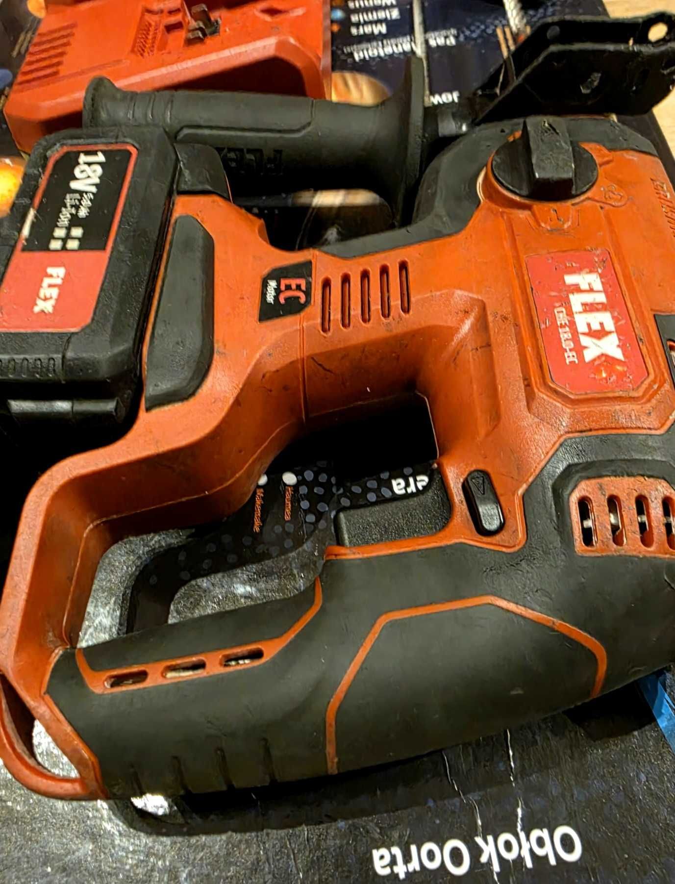 Zestaw Flex CHE 18.0-EC + 2xbateria + szybka ładowarka + wiertła Hilti