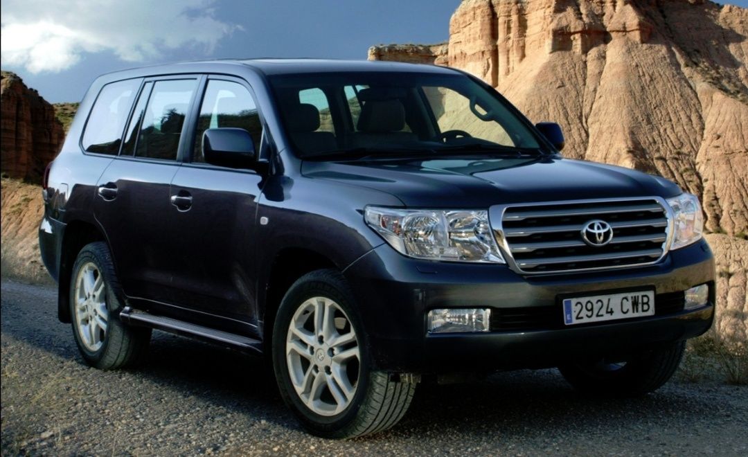 Запчасти Тойота Ленд Крузер 200 Toyota Land Cruiser кузовные детали.