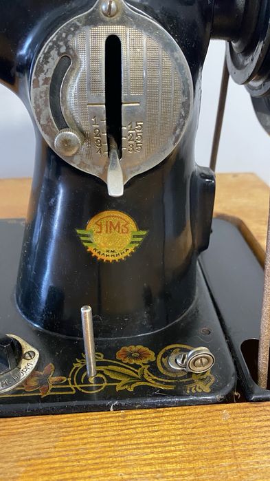 УІМЗ ім Калініна, швійна машинка зі столом