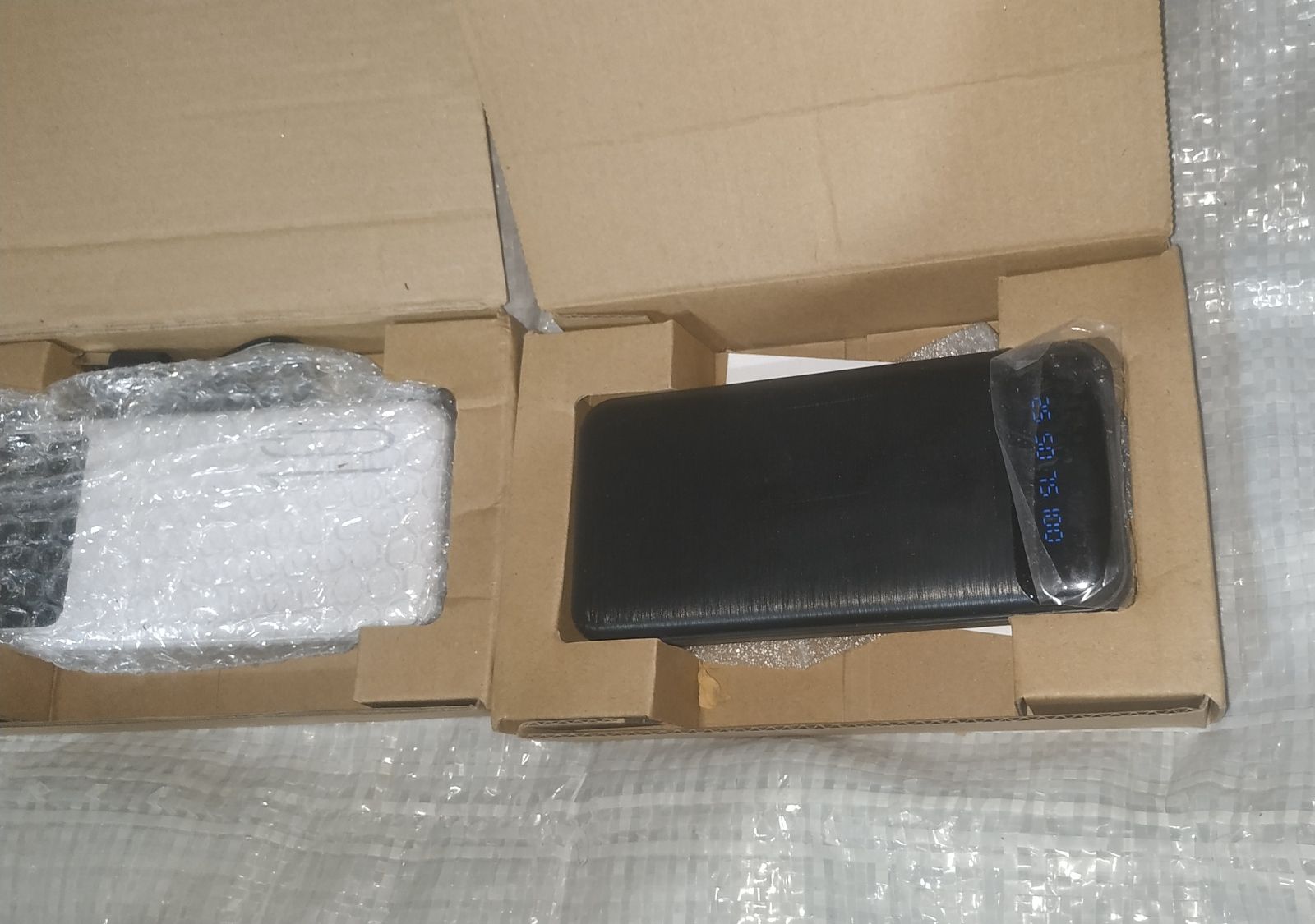 Портативный Пауэр Банк Новый 2шт Adeqwat на/10000mAh