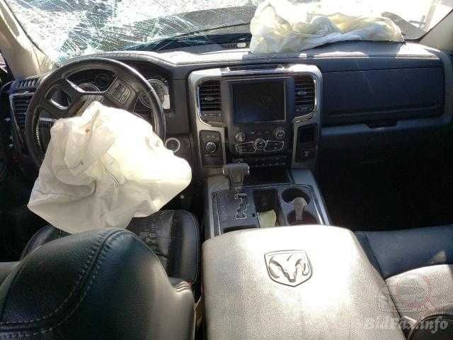 RAM 1500 5.7 4x4 z 2013 roku, model USA.