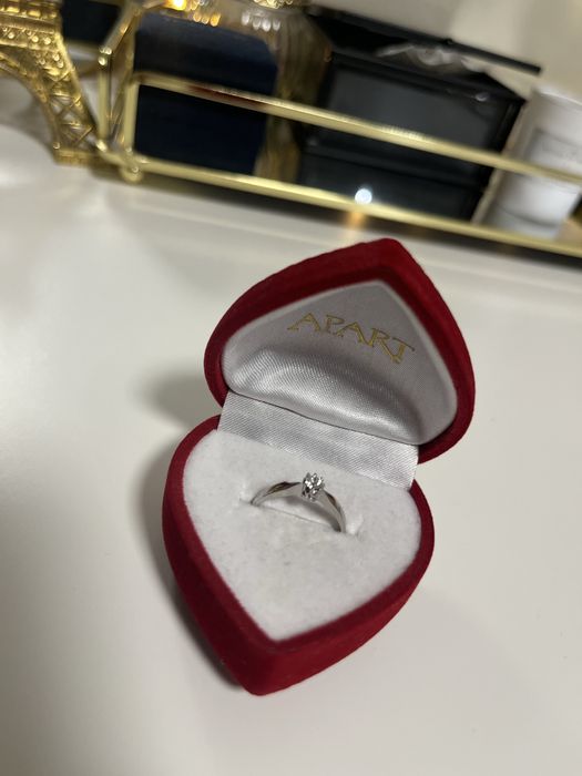 Pierścionek zaręczynowy APART białe złoto diament r. 11