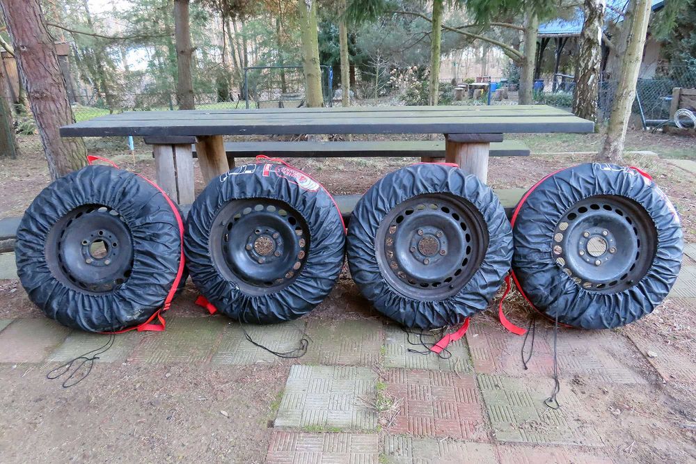 Komplet kół opony zimowe 8mm Dębica Frigo 2 195/65 R15 felgi, pokrowce