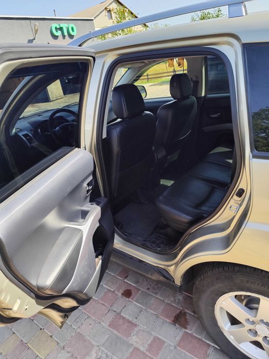 Продам  Mitsubishi OUTLANDER XL