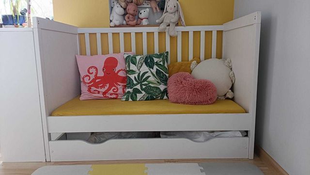 Łóżeczko niemowlęce dziecięce 60x120 IKEA Sundvik białe + szuflada