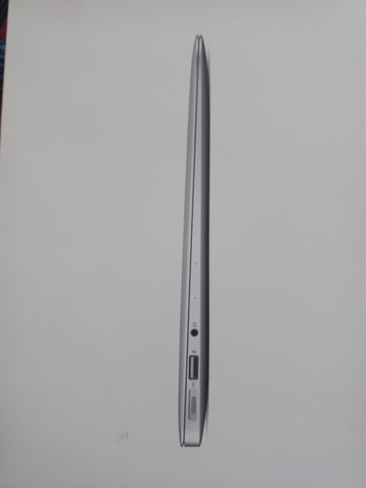 MacBook air core i5, 8gb, SSD 128