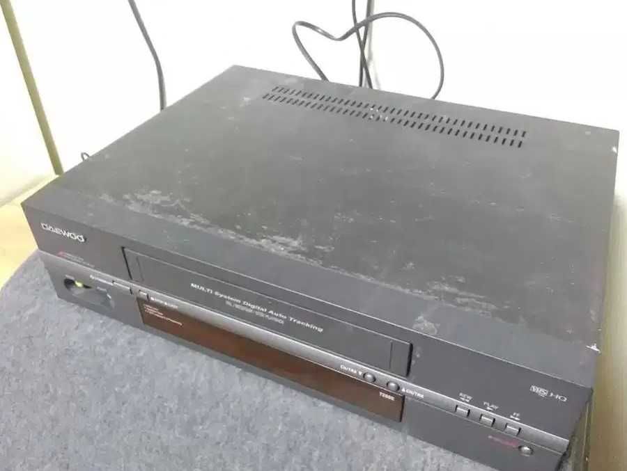 VHS видеомагнитофон Daewoo