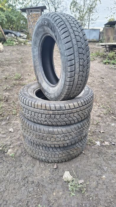 Продам шину зимову r13