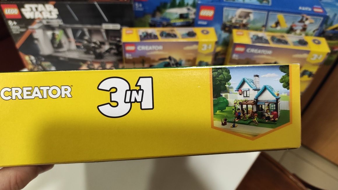 Конструктор LEGO Creator 31139 Уютный дом (808 деталей)