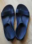 czarne sandały crocs serena w10