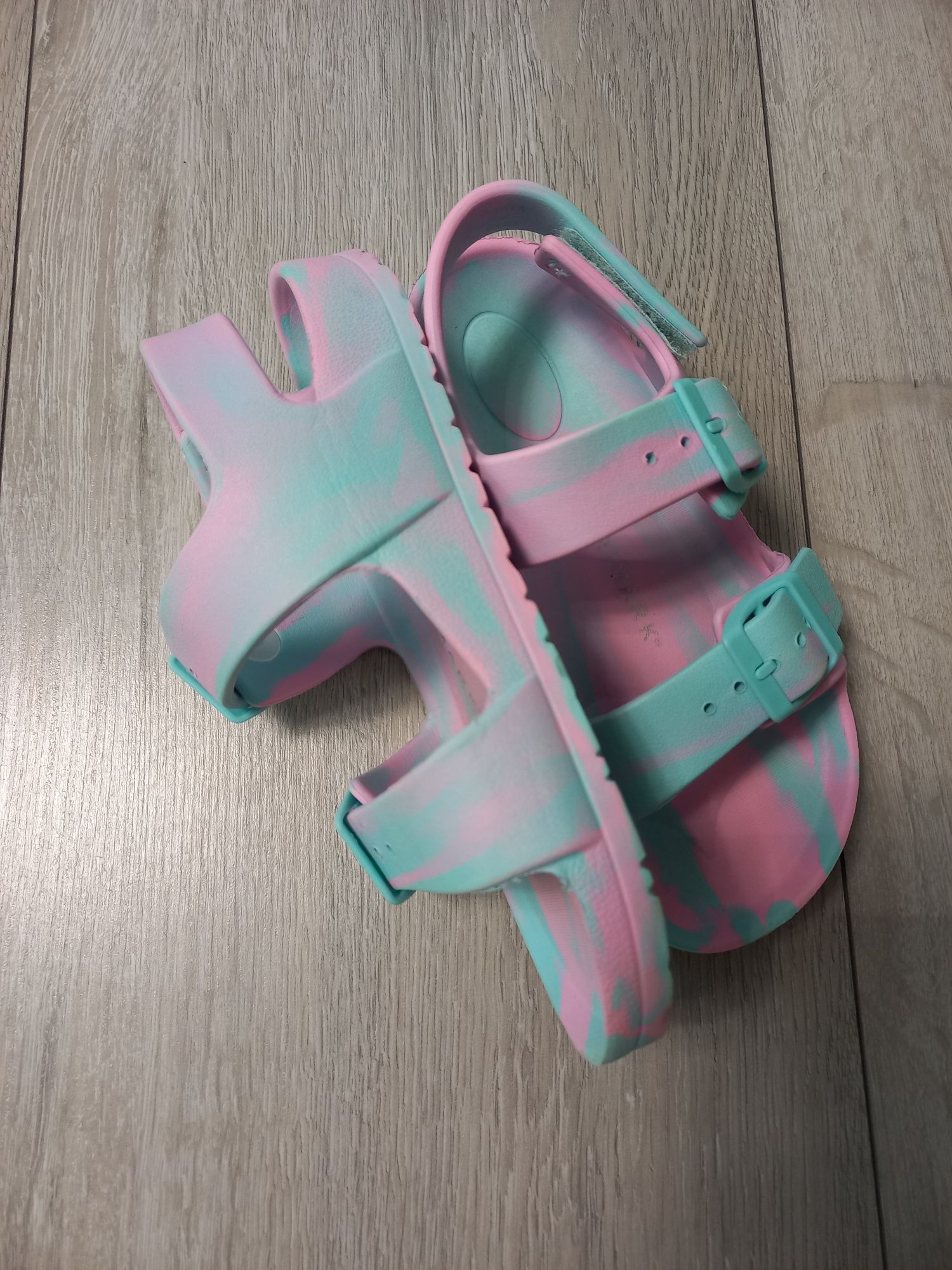 Дитячі босоніжки Primark