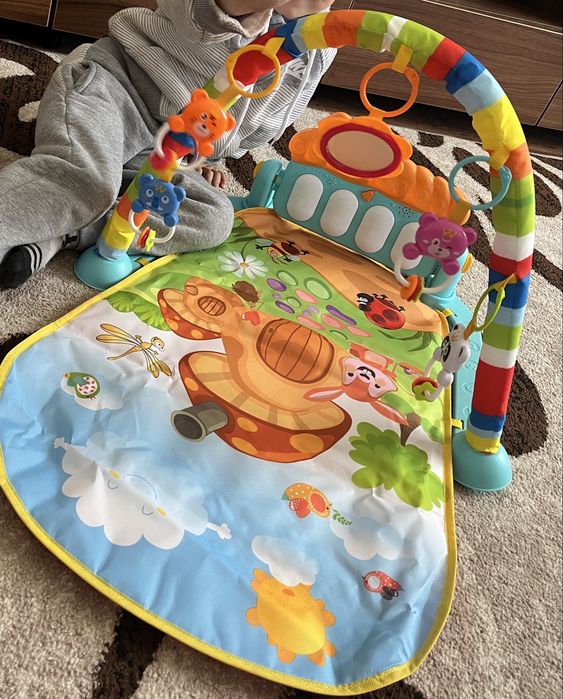 Розвивающий коврик с пианино