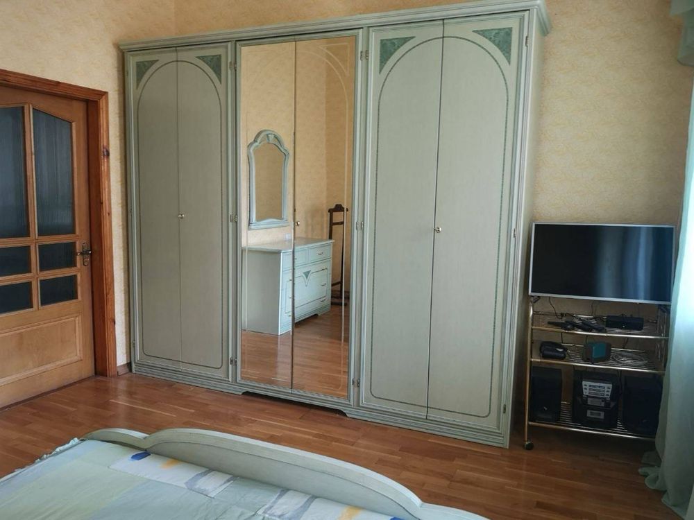 Вул. Євгена Чикаленка ( Пушкінська ),31-в, охайна 2 к.кв., 80 кв.м