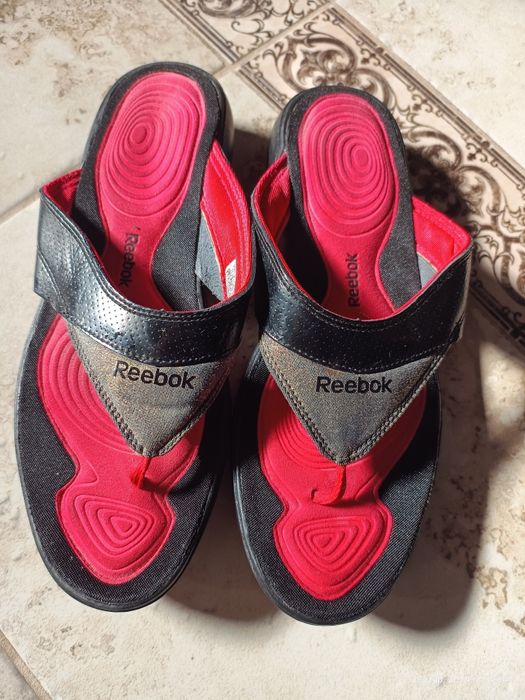 Шльопанці Reebok , в'єтнамки