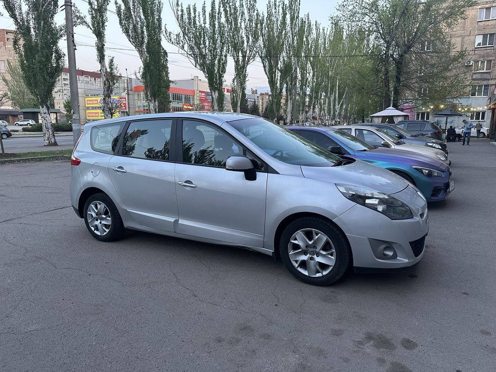 renault grand scenic 7 мест