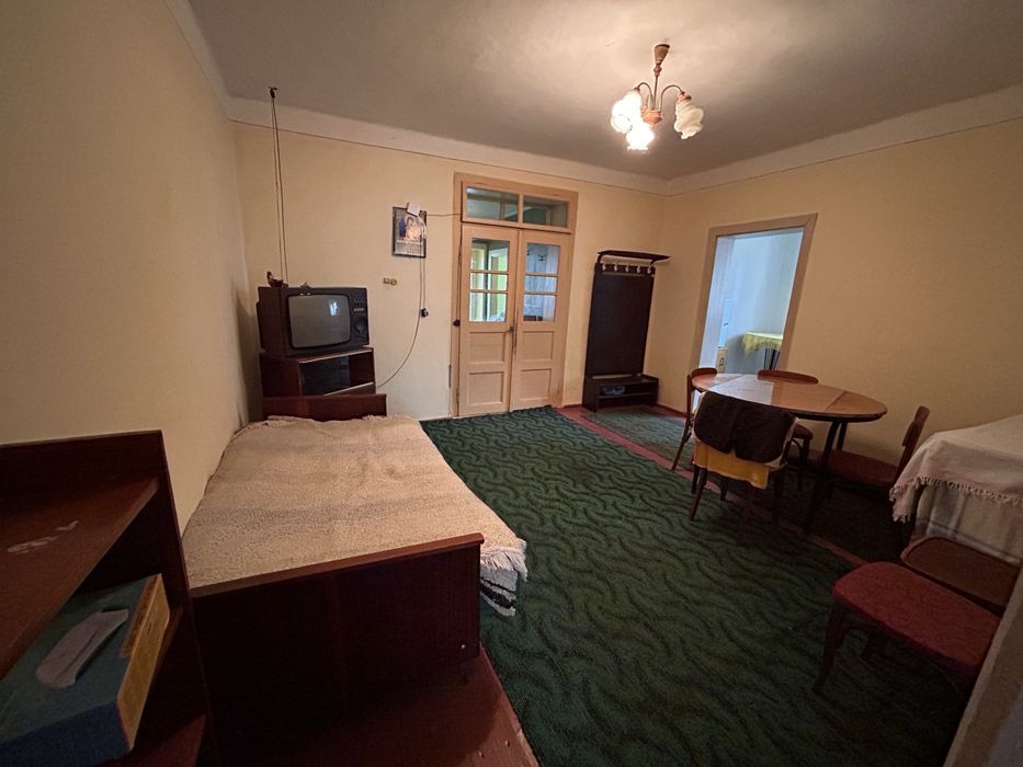 5-кімнатний будинок з площею 0,25 га с. Мочола 6 км від Берегова