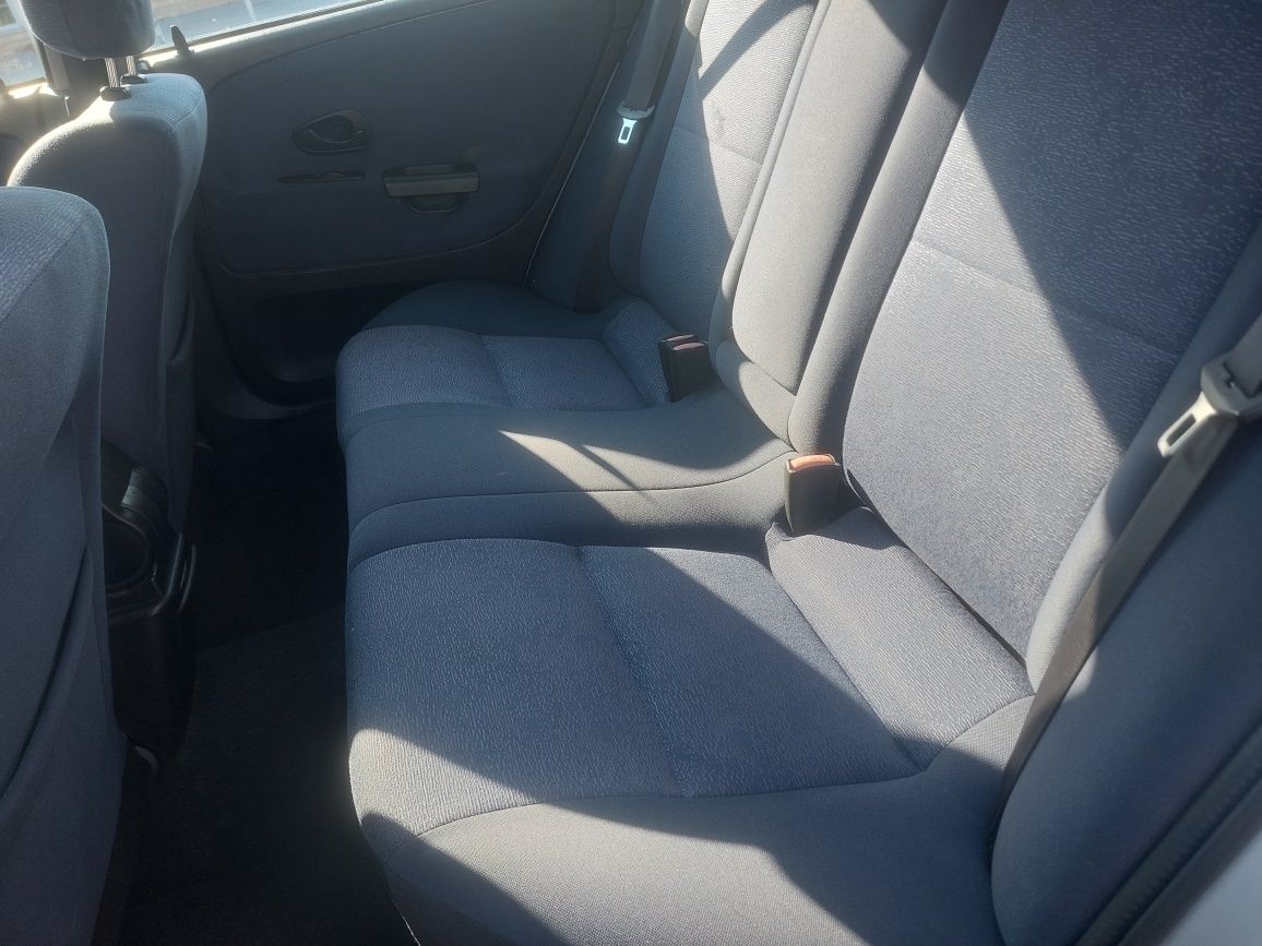 Mitsubishi carisma 1.3