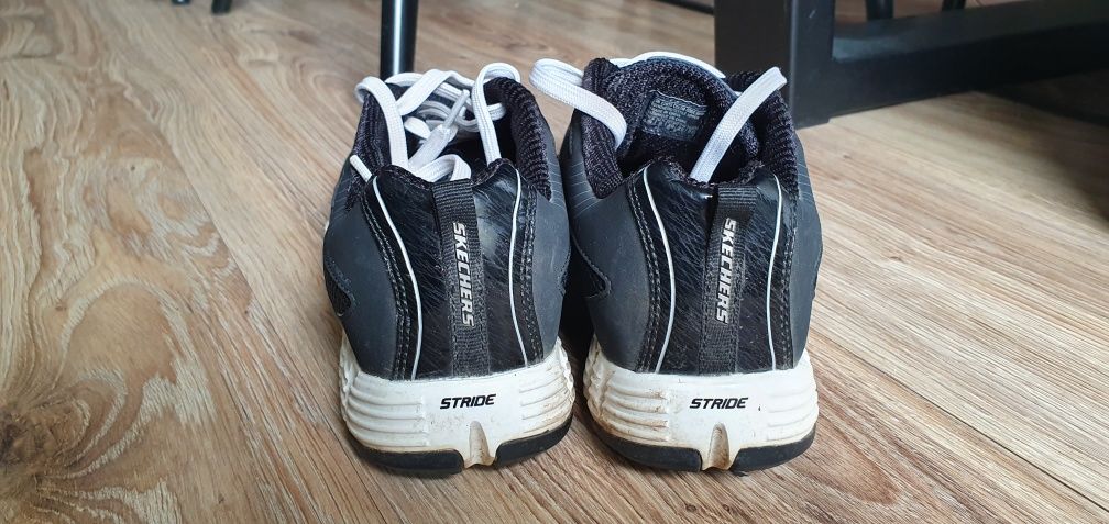 SKECHERS damskie buty sportowe  rozmiar 39 wkładka 26cm