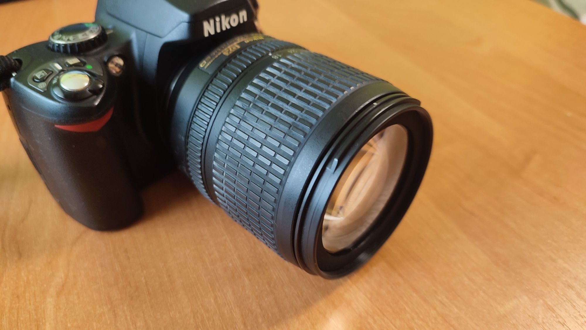 Універсальний об'єктив Nikon AF-S DX Nikkor 18-105mm f/3,5-5,6G ED VR