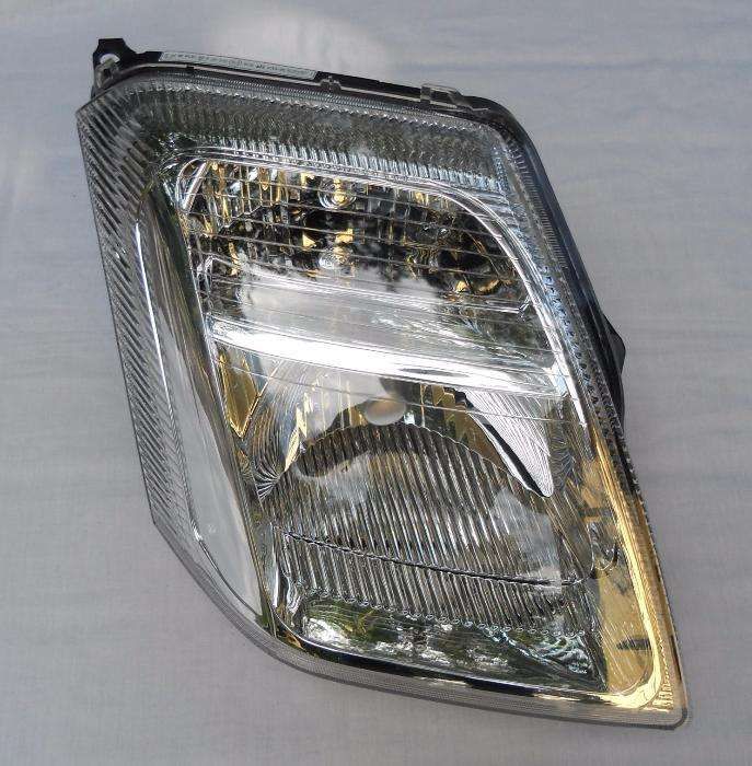 CITROEN C2 03 - 09 lampa przednia prawa nowa