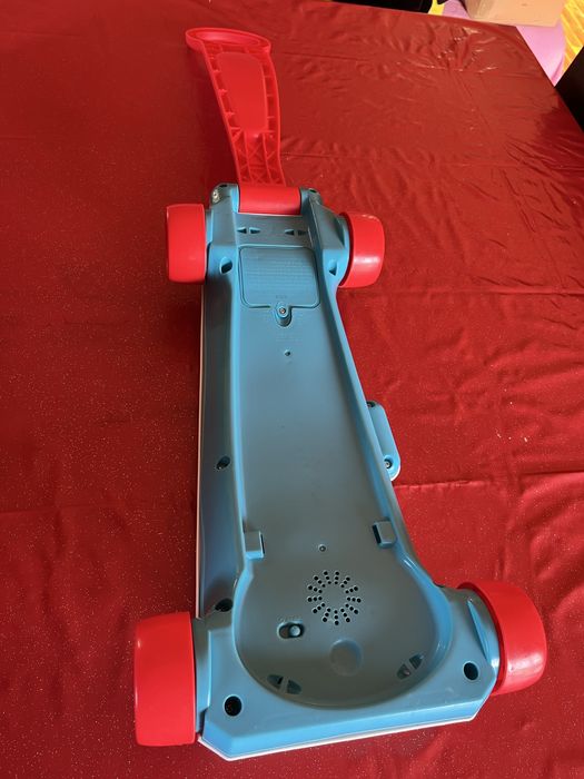 Xilofone Musical Gigante com Luzes e Som de puxar Fisher Price