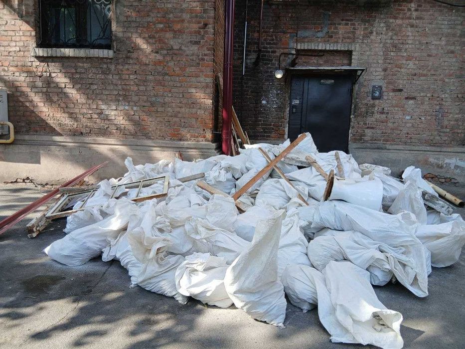 Вывоз строительного мусора.