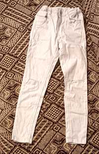 Spodnie białe Reserved 134