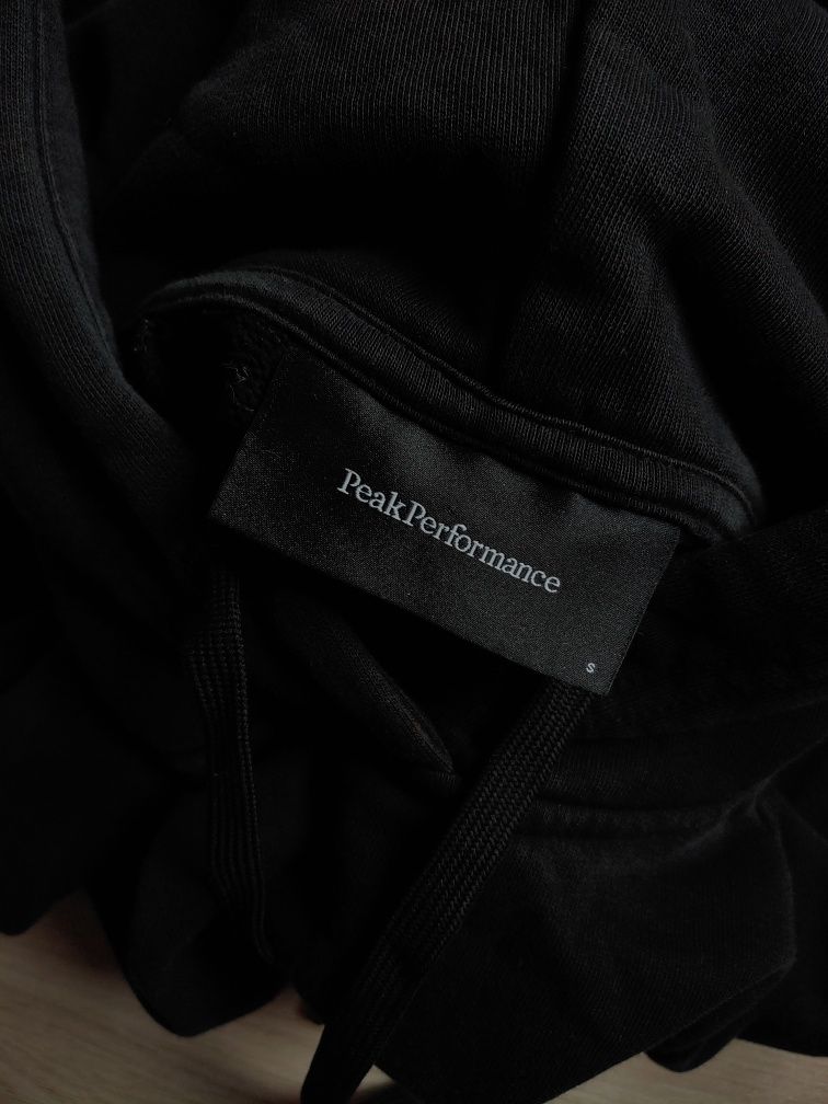 Худи Peak performance
