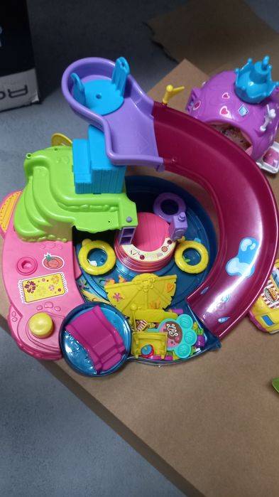 Várias casas da pinypon