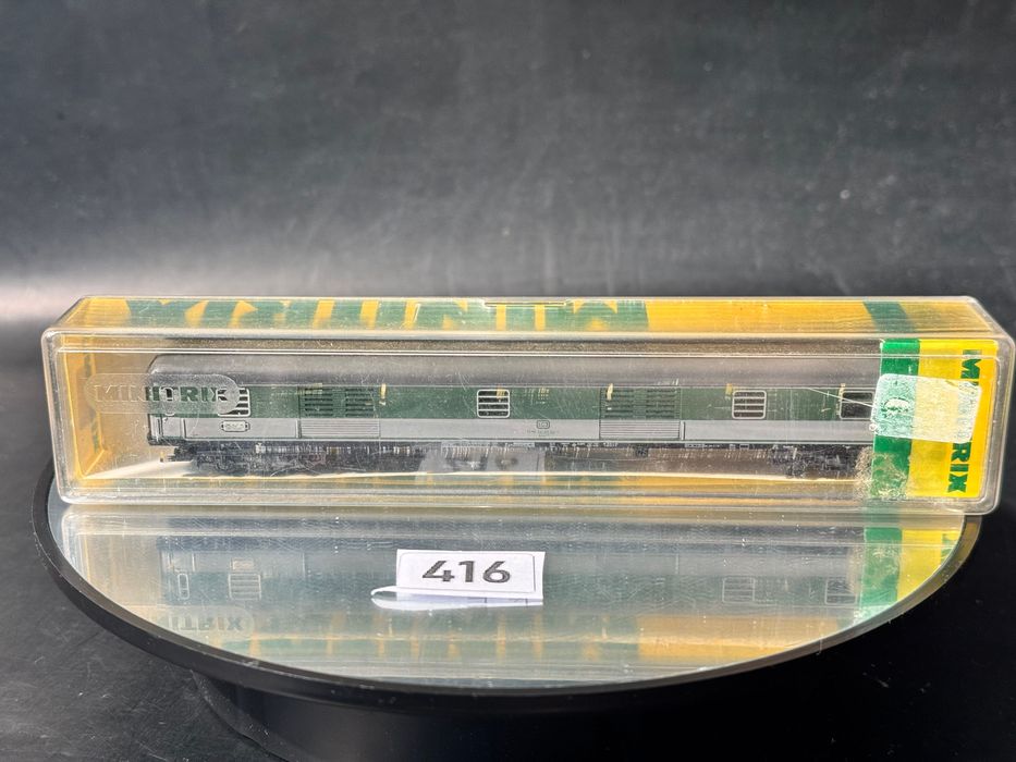 Вагоны пассажирские для макета  Minitrix